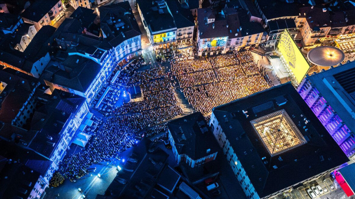 Locarno Film Festival - la "sala" allestita in Piazza Grande