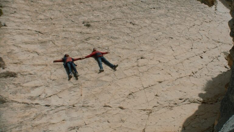 Red Path(Les Enfants rouges)