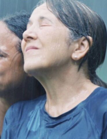 Jenny Navarrete y Paulina Garcia in Querido Tropico