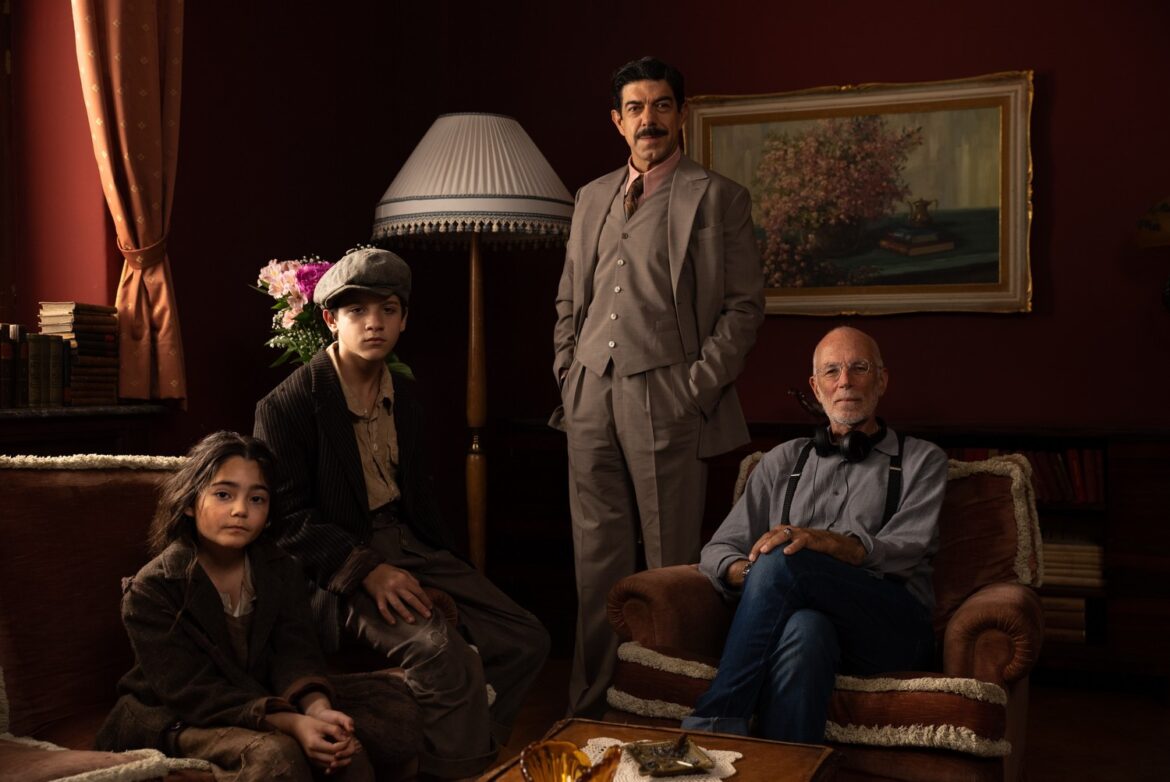 Antonio Guerra, Dea Lanzaro, Pierfrancesco Favino e Gabriele Salvatores sul set di Napoli New York