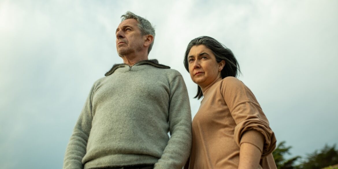 Paulina Urrutia (Carmen) y Alfredo Castro (Guillermo) en Isla Negra