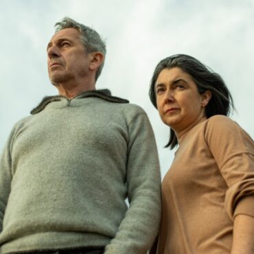 Paulina Urrutia (Carmen) y Alfredo Castro (Guillermo) en Isla Negra