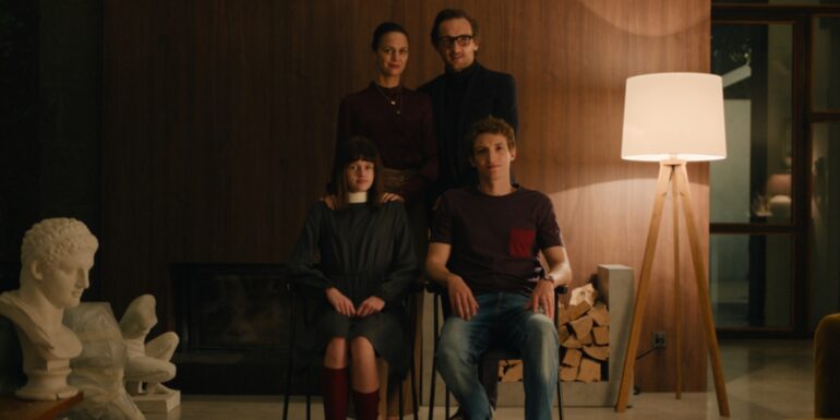 Marko Mandić, Katarina Stegnar, Aliocha Schneider, Mila Bezjak in Family Therapy by Sonja Prosenc