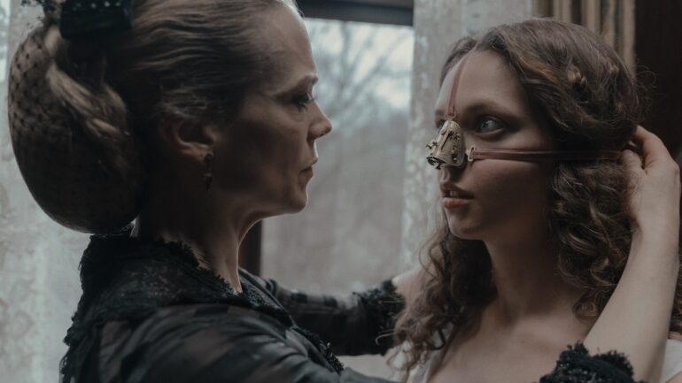 THE_UGLY_STEPSISTER_Still2©Photo Lukasz Bak_caption_Featuring_Lea Myren_and_Ane Dahl_Torp