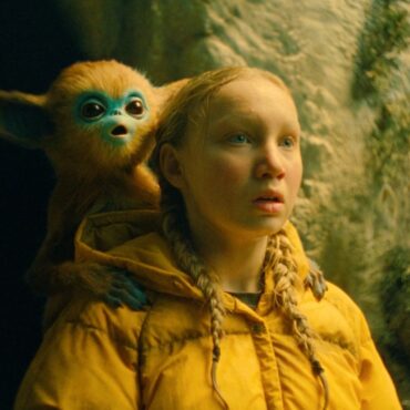 Helena Zengel in The Legend of Ochi