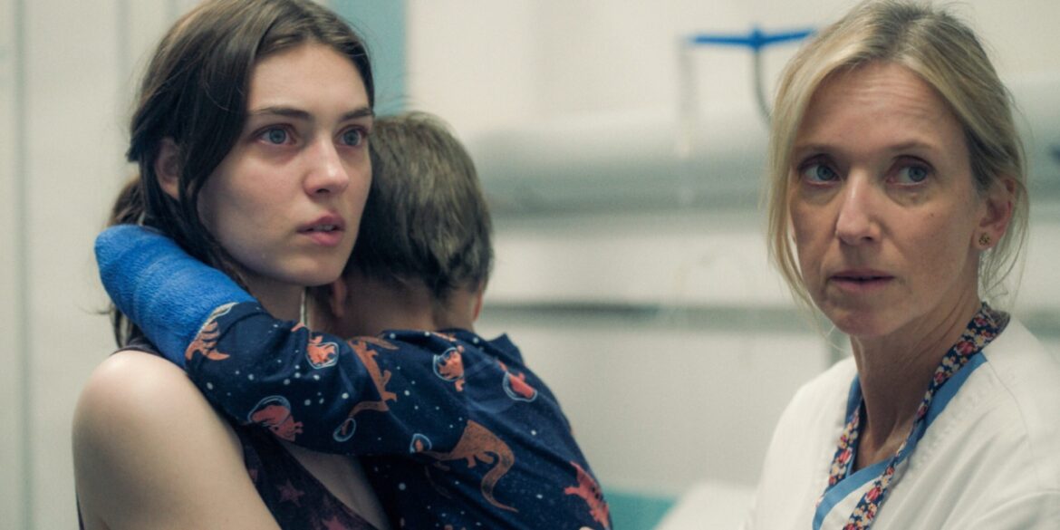 Léa Drucker and Anamaria Vartolomei in Adam's sake