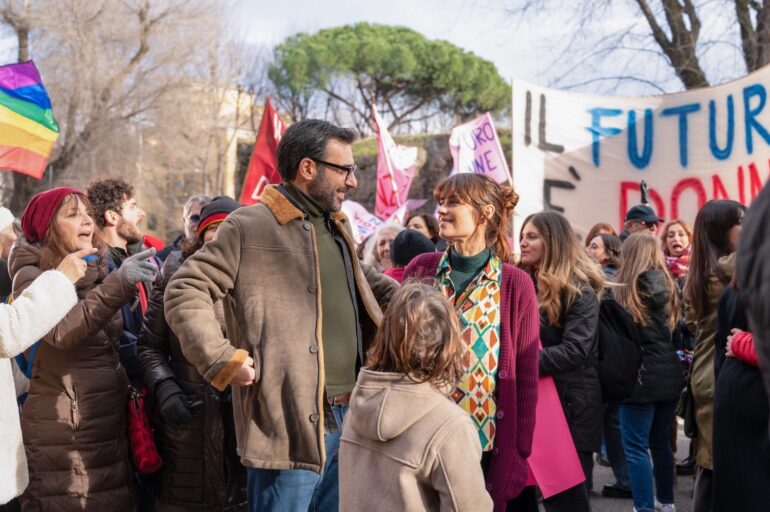 Edoardo Leo e Claudia Pandolfi in 2 cuori e 2 capanne di Massimilano Bruno