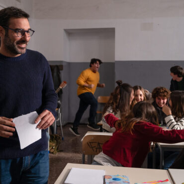 Edoardo Leo in 2 Cuori e 2 Capanne di Massimiliano Bruno