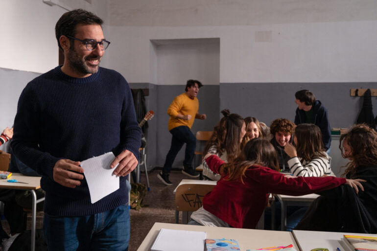 Edoardo Leo in 2 Cuori e 2 Capanne di Massimiliano Bruno