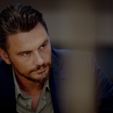 James Franco in Squali di Daniele Barbiero