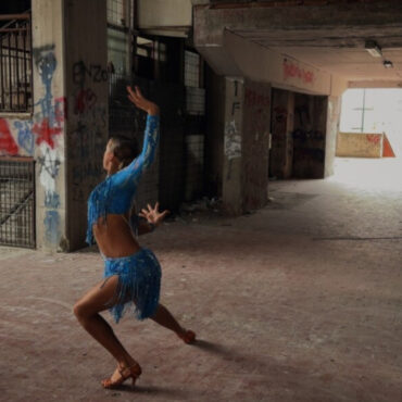 una scena da La diaspora delle vele di Francesca Comencini