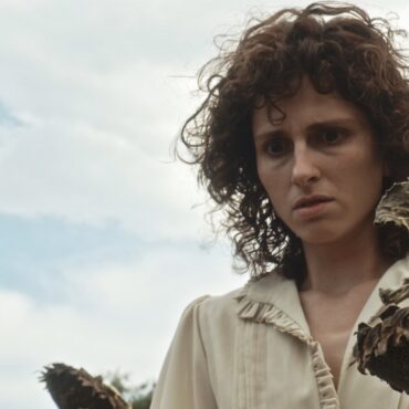 Carol Duarte in Eva di Emanuela Rossi