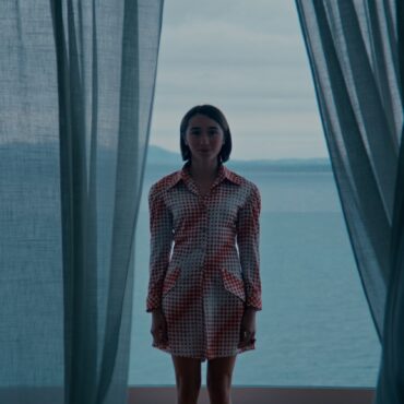 Zoe Stein in a scene from Forastera by Lucía Aleñar Iglesias