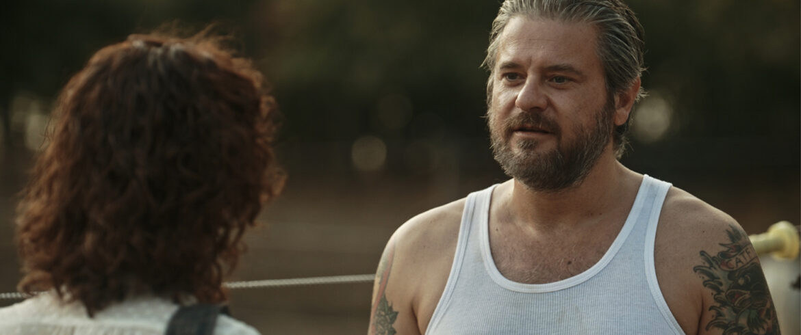 Edoardo Pesce in una scena di Eva di Emanuela Rossi