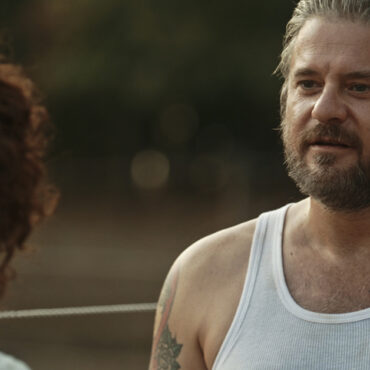 Edoardo Pesce in una scena di Eva di Emanuela Rossi