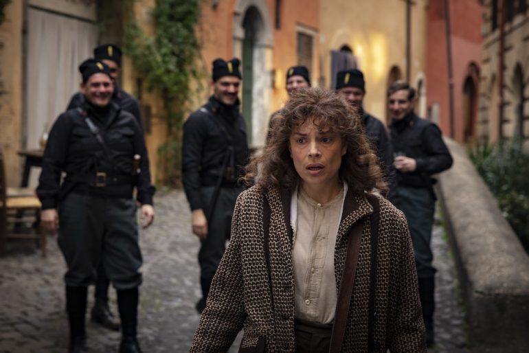 Micaela Ramazzotti in una scena da Elena del Ghetto