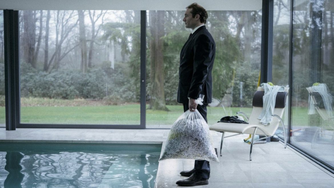 DUST by Anke Blondé