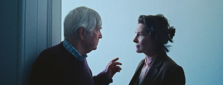 A scene of Queen at the Sea