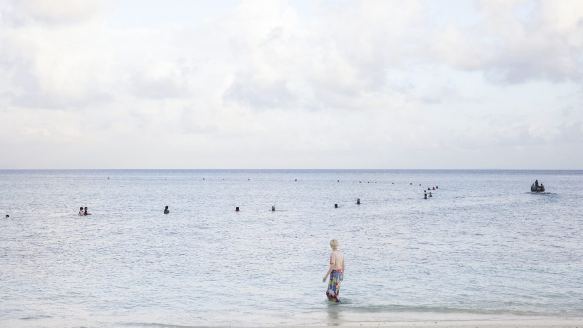 Tilda Swinton in "Heart of Light - Eleven Songs for Fiji" by Cynthia Beatt
