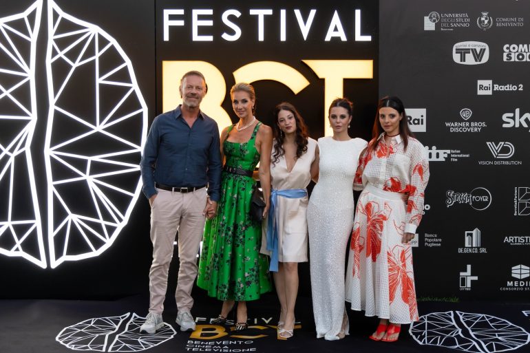 Eleonora Puglia e il cast di Blue: Alexia Cozzi e Shaen Barletta, al BCT di Benevento 2026