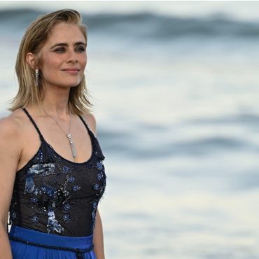 Greta Scarano al photocall di Venezia 83. Credits Aleksander Kalka