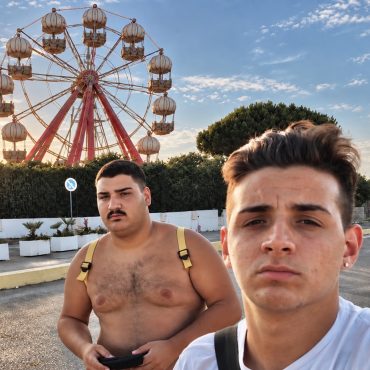 una scena di Selfie-Lato B di Agostino Ferrente